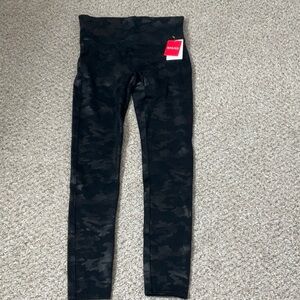 Spanx Faux Leather Camo Leggings Size Medium NWT